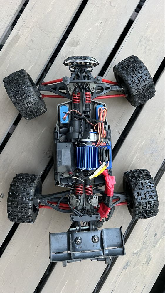 Traxxas E Revo VXL 4x4 Savox Lipo Wheele LED