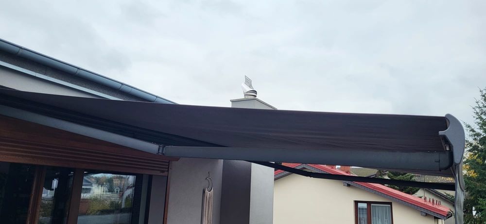 Antracytowa Markiza do zamontowania na zewnatrz 4m