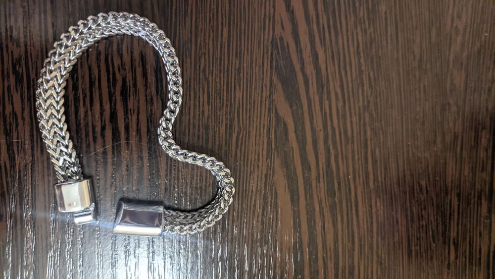 Продам браслет на руку 22см.