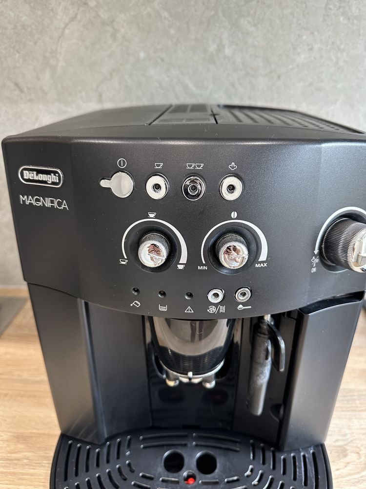 Кавомашина DeLonghi Magnifica