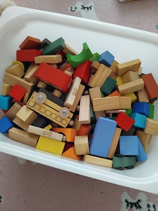 Duży zestaw drewnianych klocków