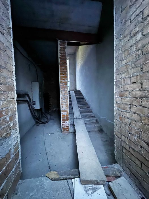 Продається комерційне приміщення вільного призначення в центрі!