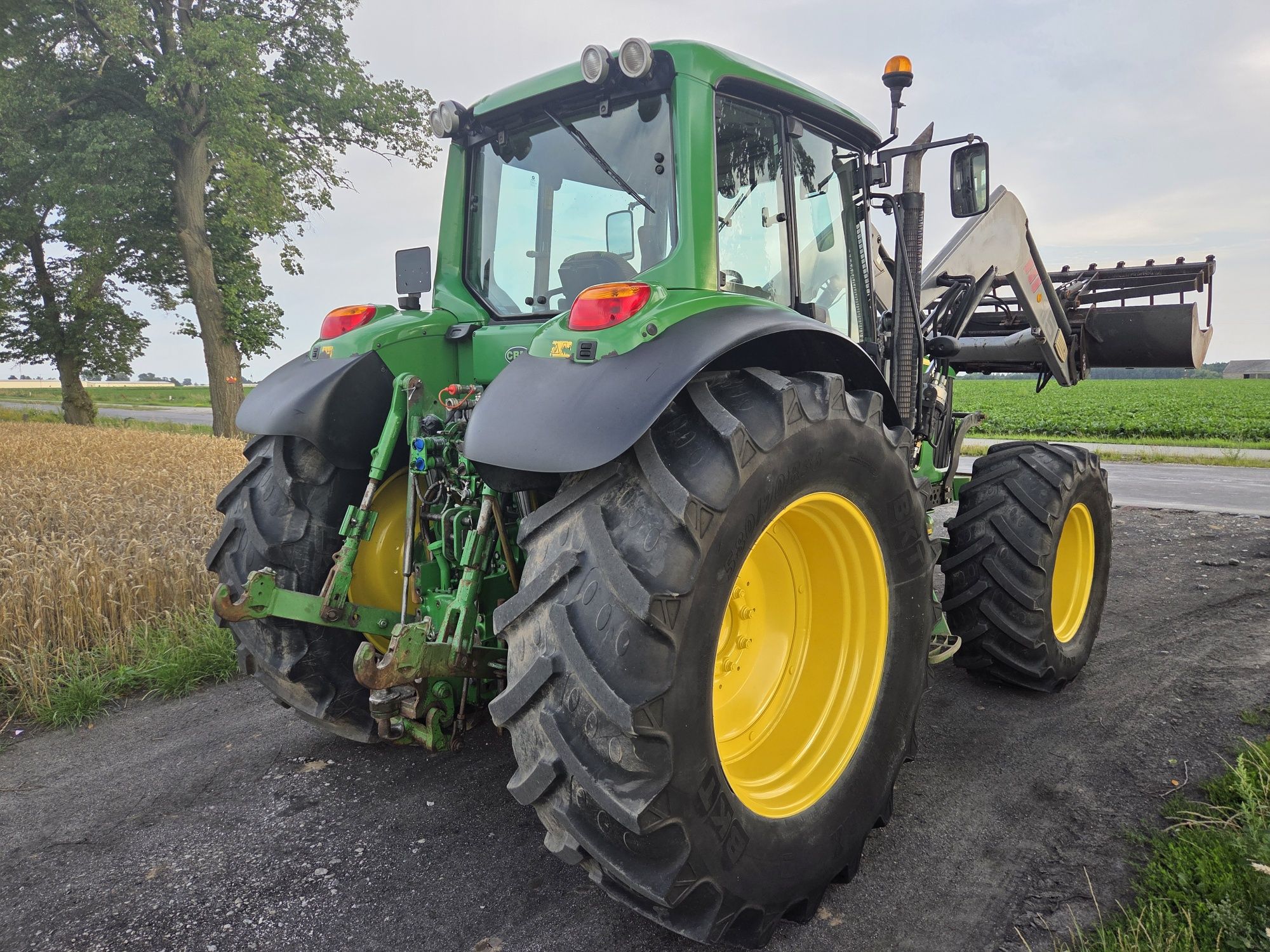 Ciągnik rolniczy john deere 6830 premium, power Quad 
- skrzynia Power