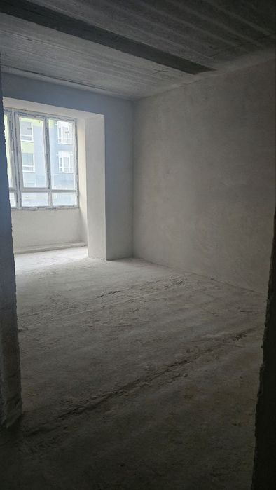 3 к в ЖК Міленіум здана, під ремонт, біля Озера