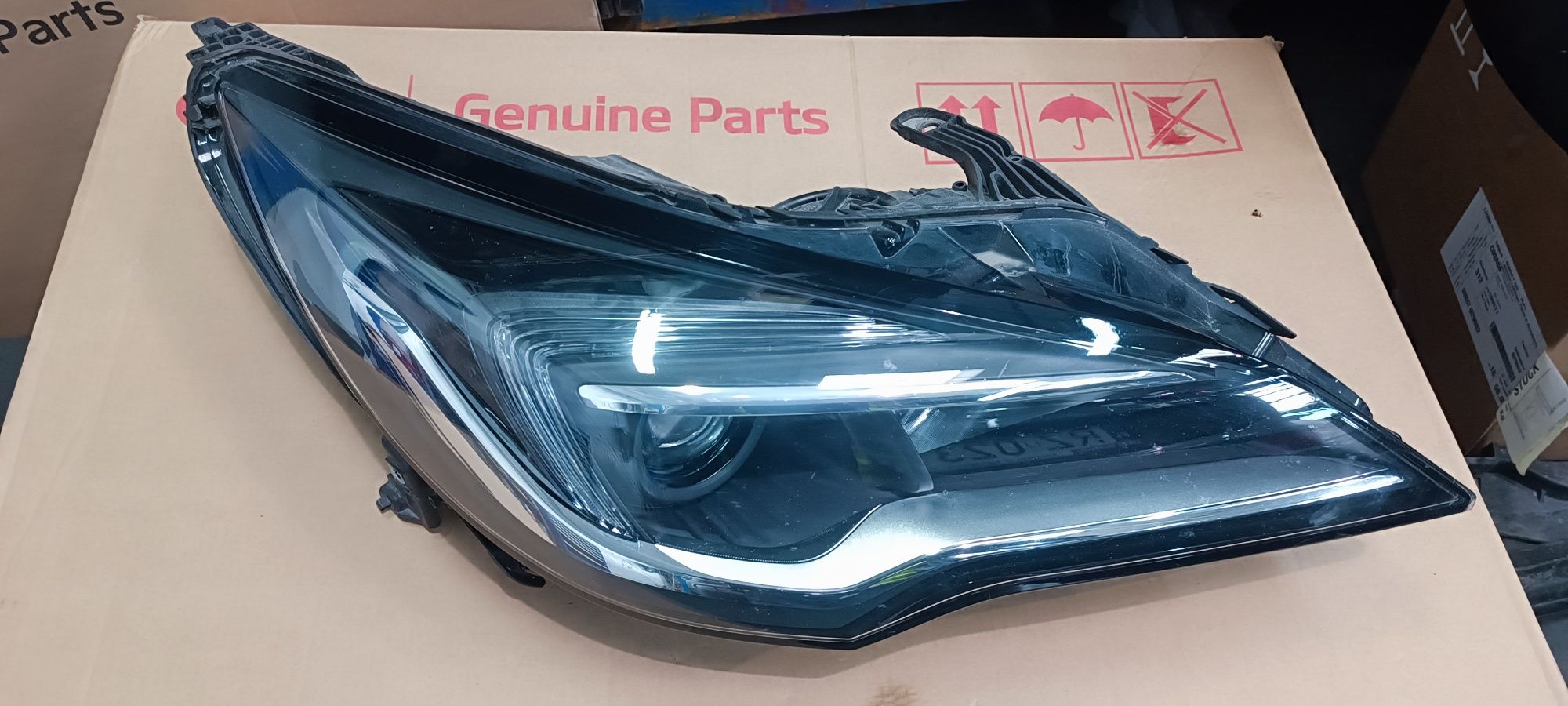 Opel Astra K reflektor lampa prawa