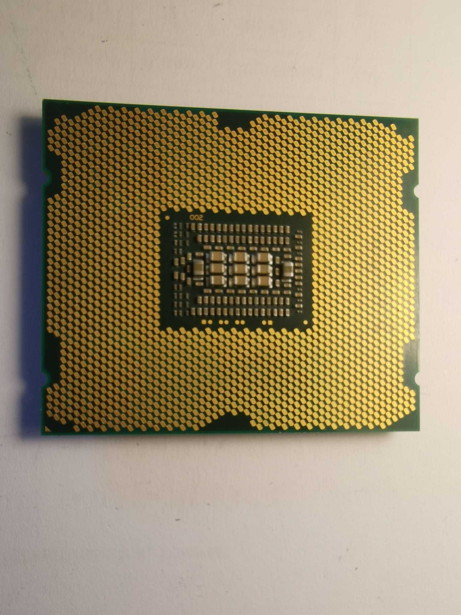 Processador Intel Xeon E5-2620.
