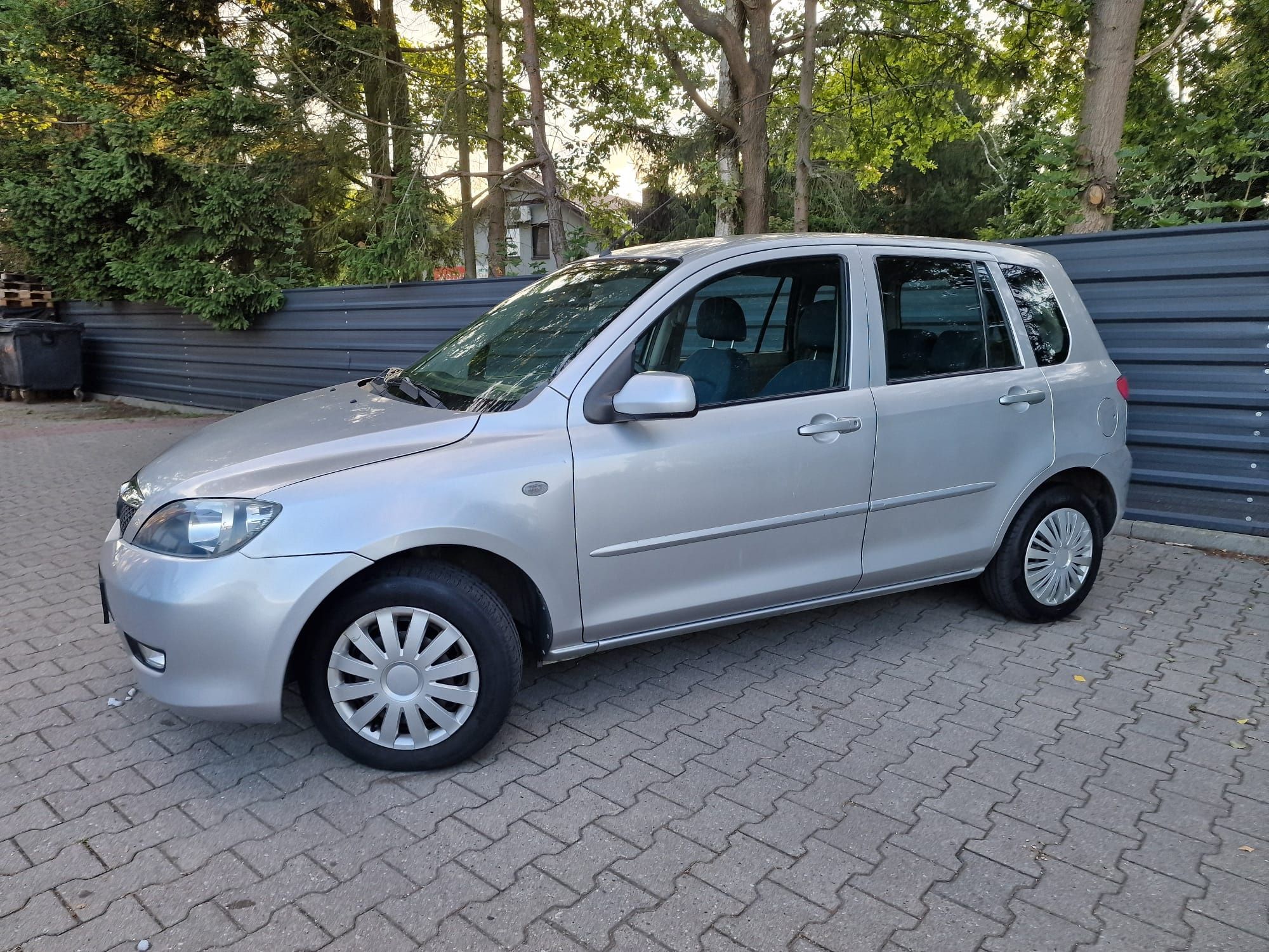 Mazda 2 - 1.4 - 2005r - Świetny stan - 0 rdzy - Niski przebieg !