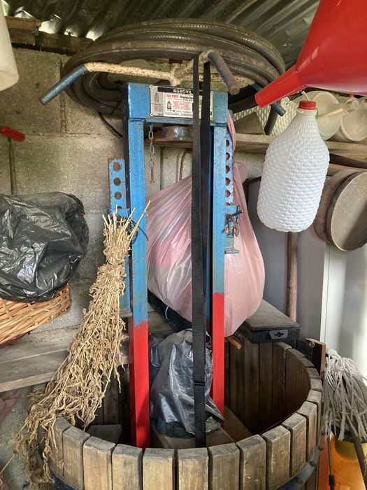 Cuba / prensa hidráulica / balsa