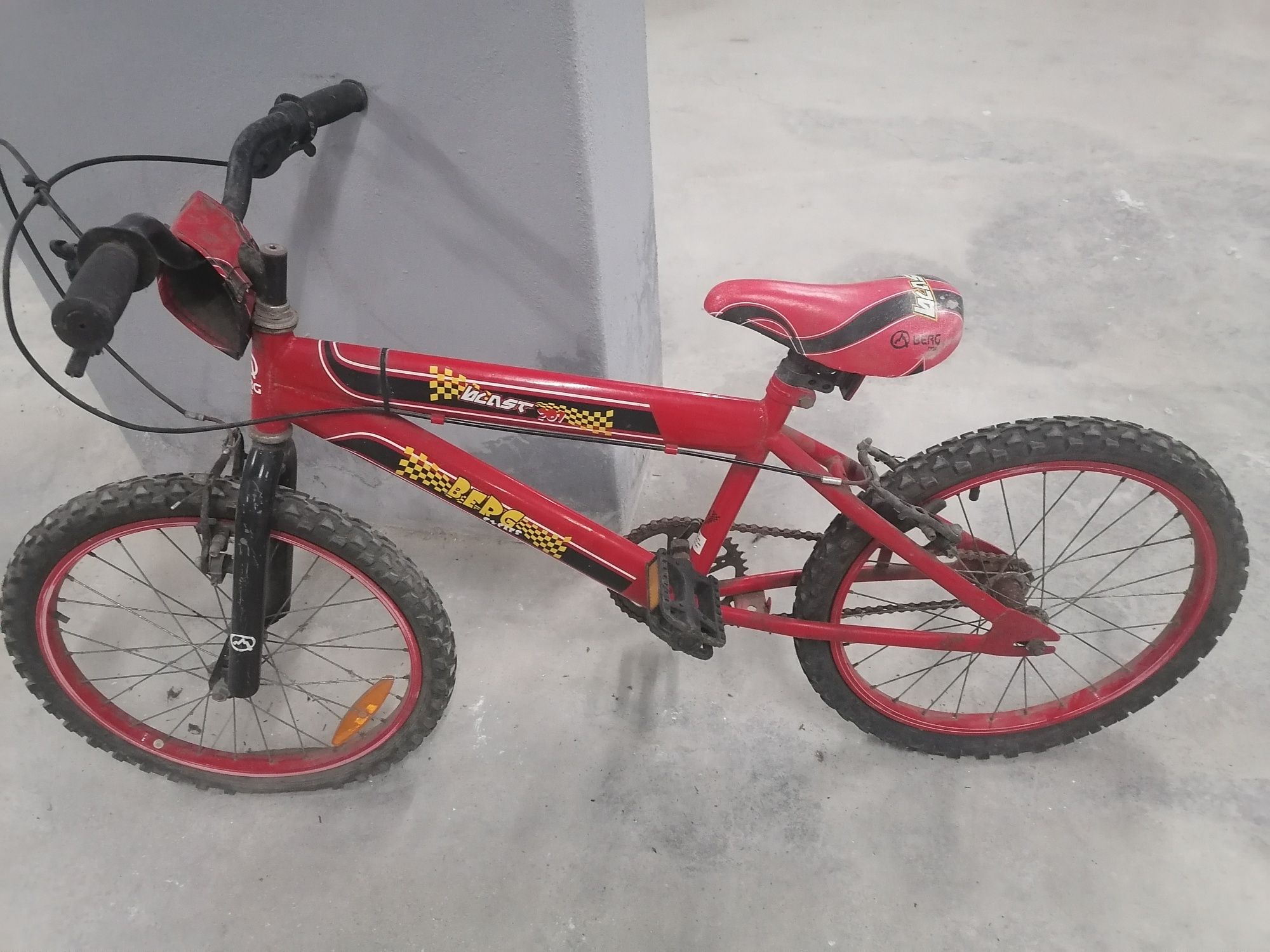 Vendo Bicicleta de Criança Berg Usada