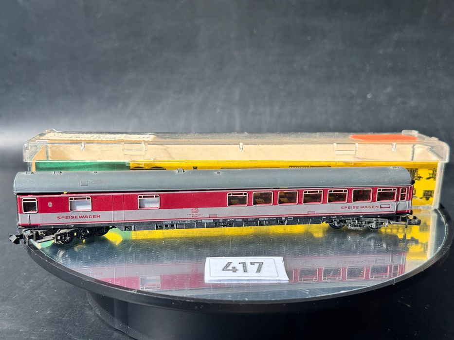 Вагоны пассажирские для макета  Minitrix