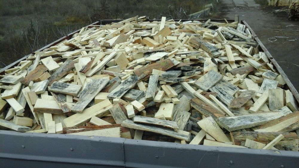 Дрова обрізки з пилорами.         Дрова