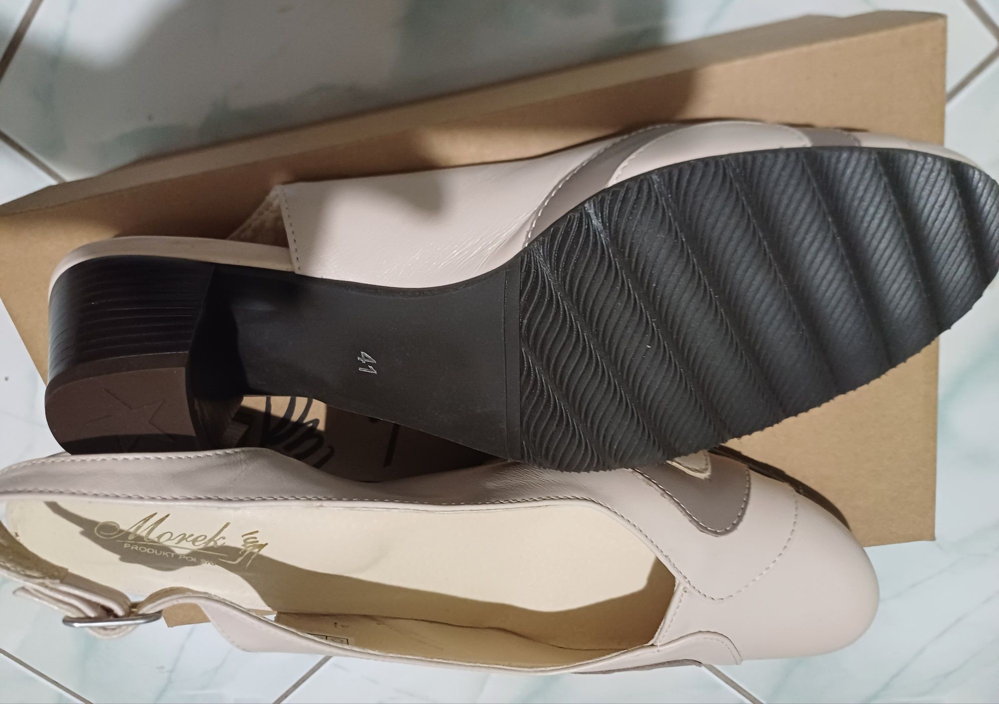Skórzane buty na obcasie rozm 41 Morek