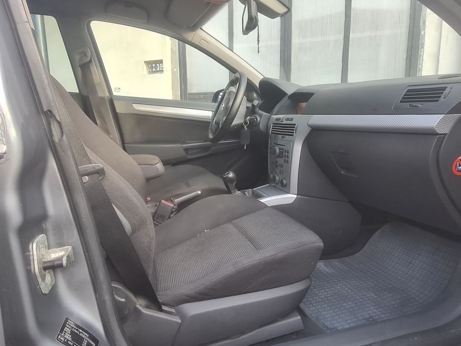 Opel Astra 1.9CDTI 150KM parktronik alu16" klimatronik