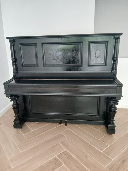 Piano vertical antigo