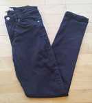 Granatowe jeansy