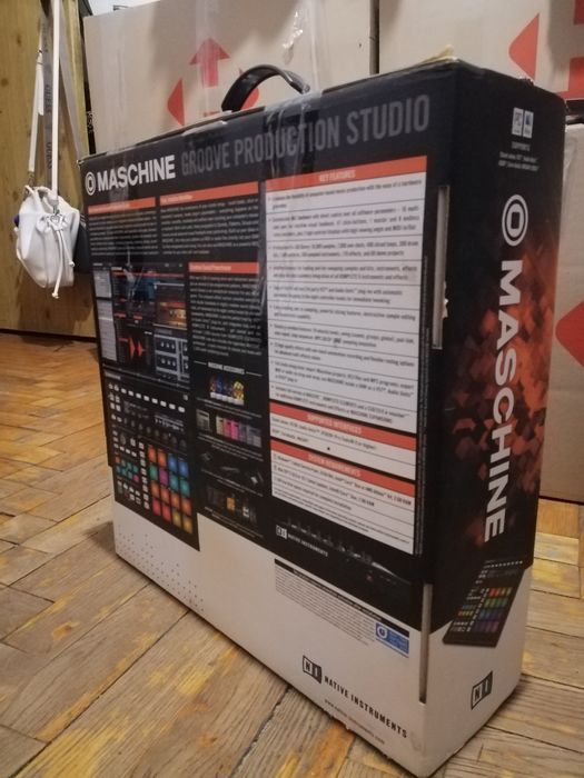 Продам драм машину-сэмплер MASCHINE MK2