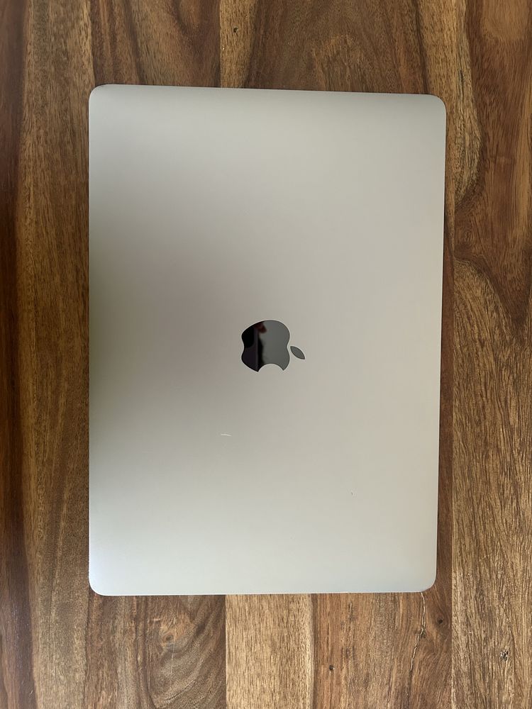 MacBook Air Retina 13″ (2018)  i5 1.6GHz / 8GB RAM / SSD - Usado