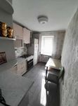 3к квартира по вул. Зарічанська. Цегла. Середній поверх.