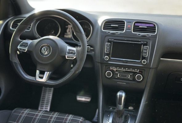 Volkswagen Golf GTI 2011