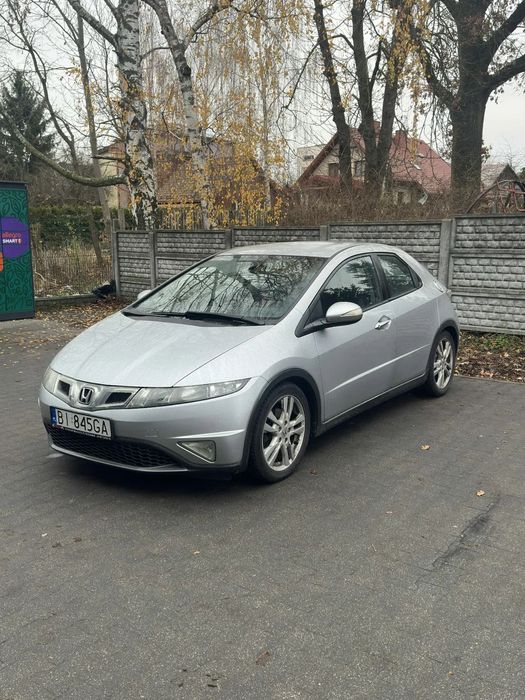 Honda Civic Polski salon, wysoka wersja wyposażenia, regularnie serwisowany