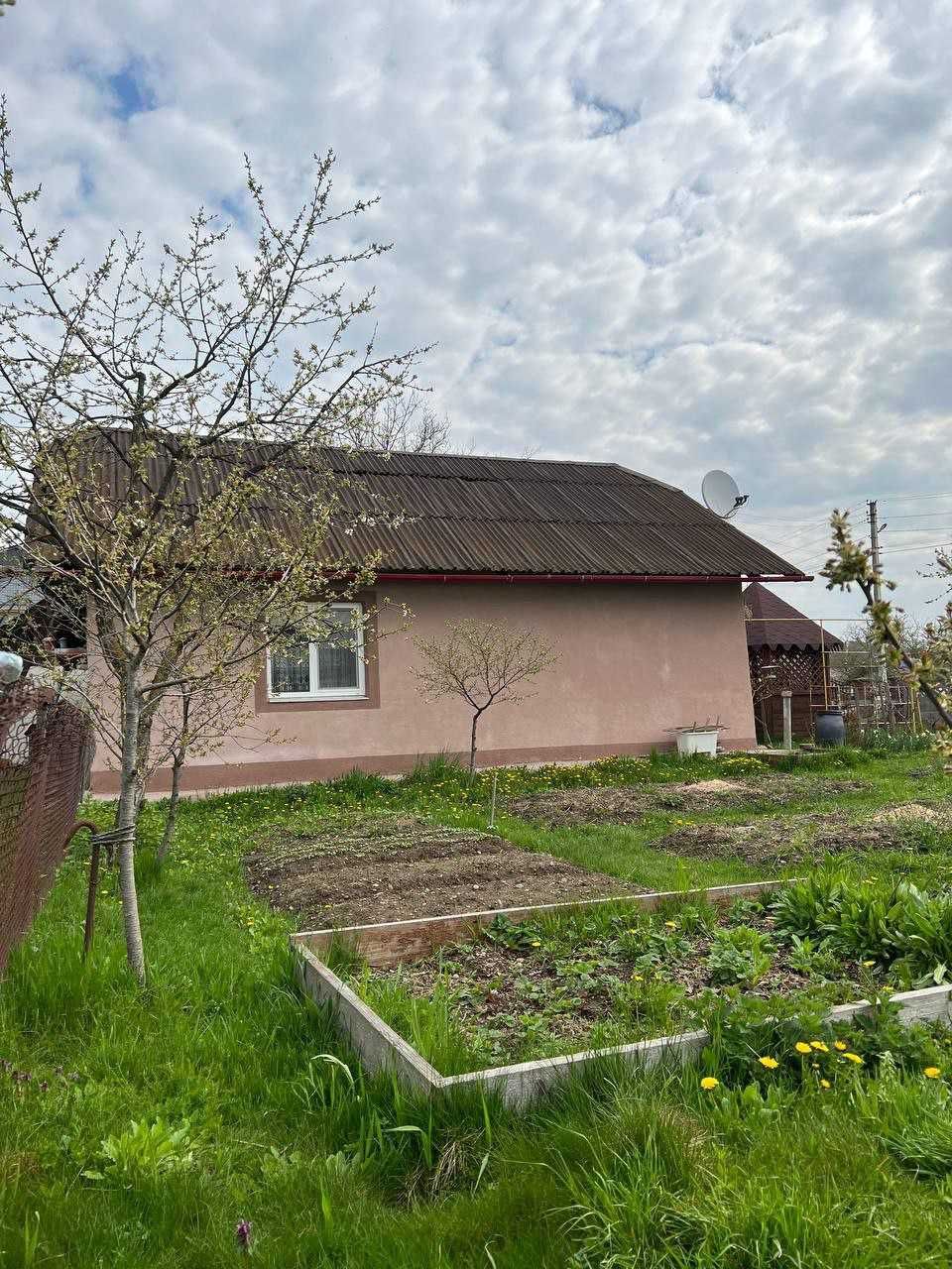 Продається будинок у селі Березівка біля Івано-Франківська