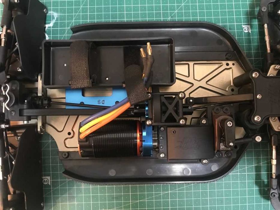 HPi Hotbodies Vorza  1/8