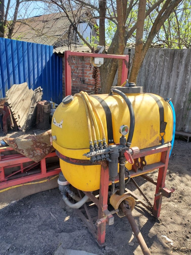 Опоприскувачь 300л до трактора