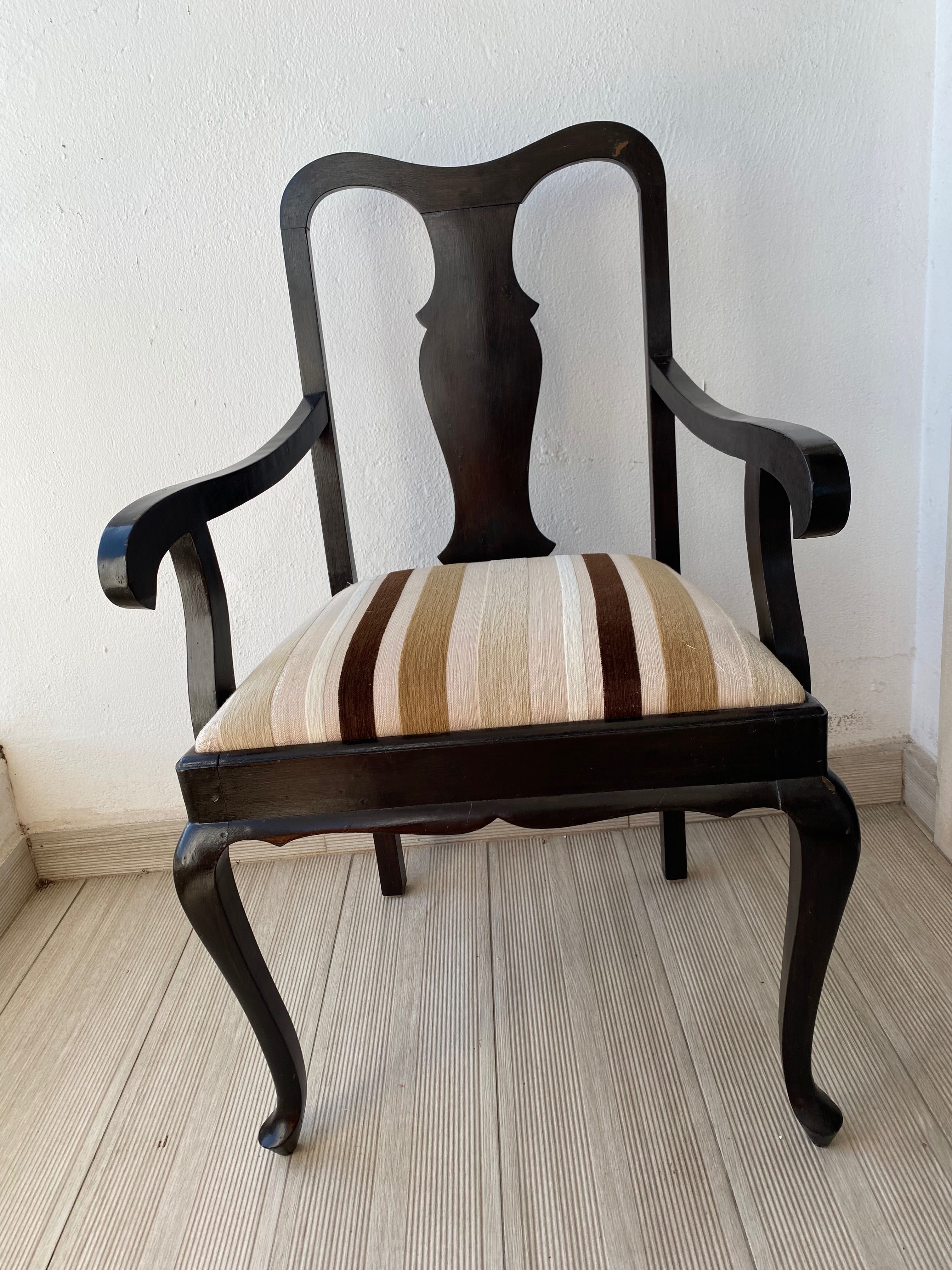 Conjunto de cadeiras de madeira maciça