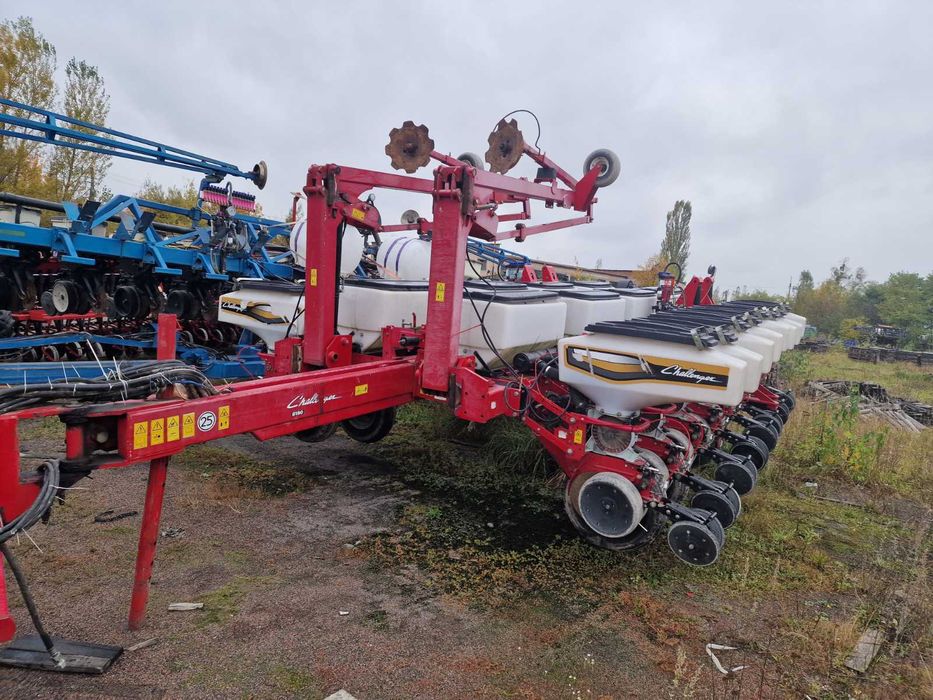 Сівалка  16-на Челєнджер -  ідеальний стан з рідкими добривами-обмін