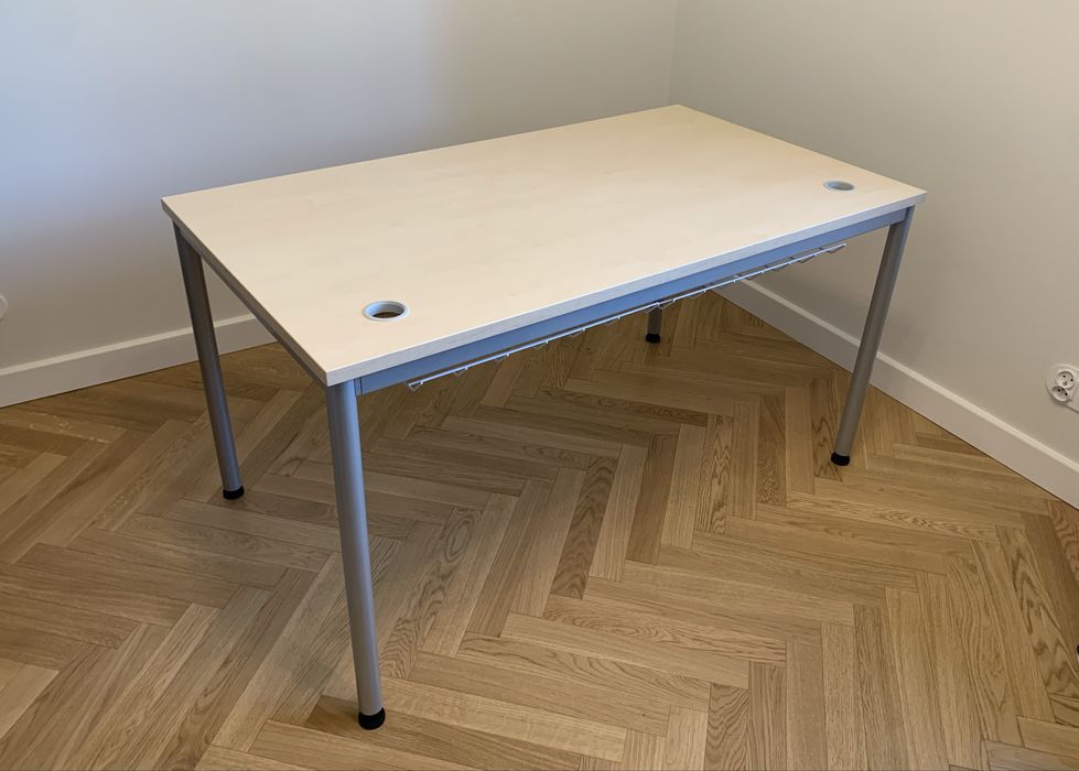 Solidne biurko 140x80 wys 72-82, super stan