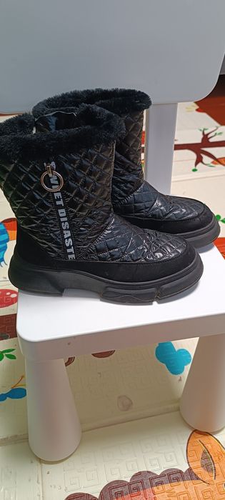 Продам зимове взуття