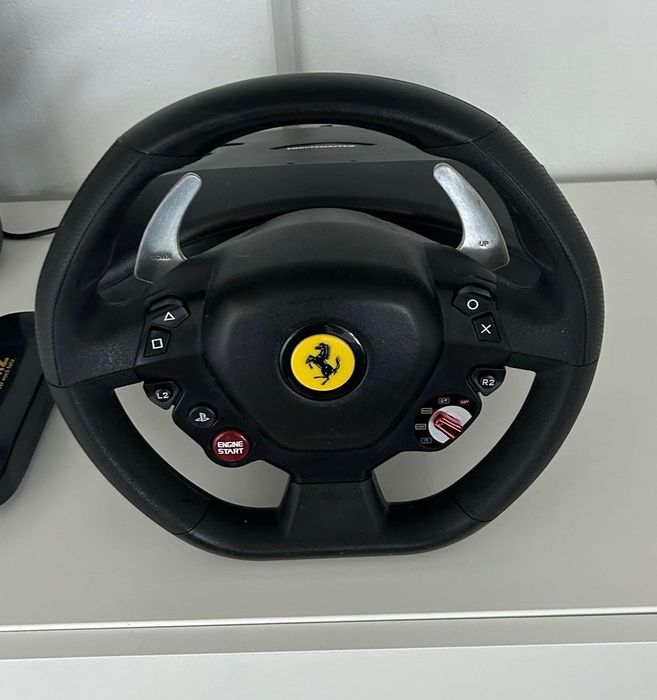PS5 + 2 comandos + 2 jogos + Volante e Pedal Ferrari