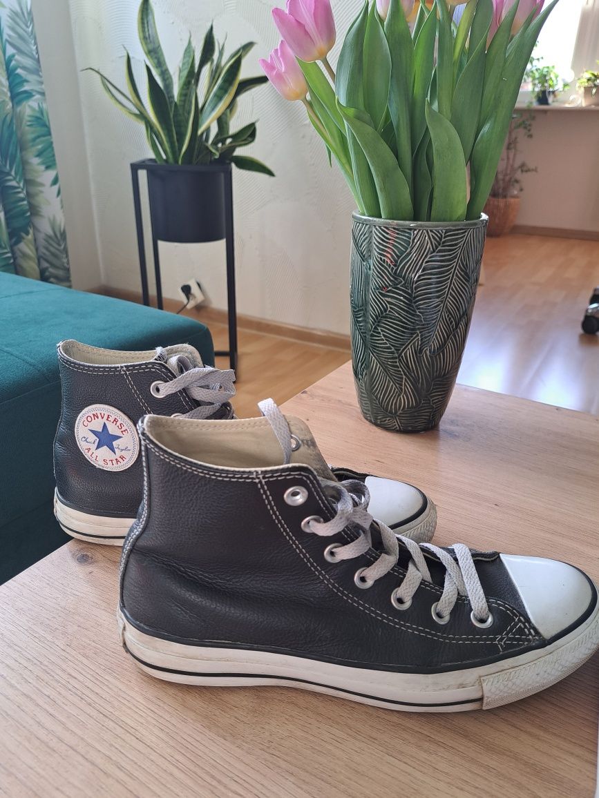 Czarne skórzane trampki Converse