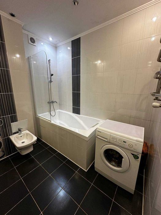 3к квартира на Південно-Заході з меблями і технікою!Гарний ТОРГ!