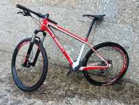 Specialized S-Works Stumpjumper HT – Carbono – precisa revisão