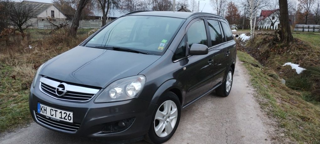 Opel Zafira b super stan