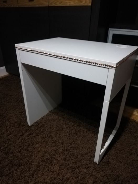 Stolik do kompa i nie tylko. Ikea Micke 75x73