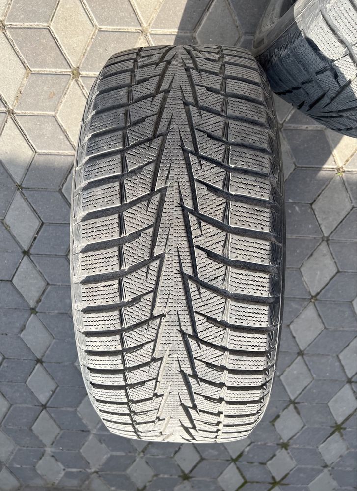 Hankook Winter i*cept X 275/50 R20