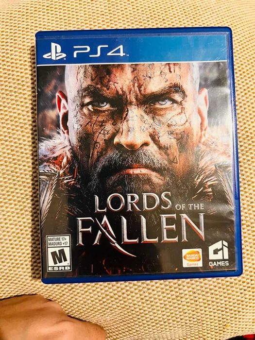 Vendo ps4 pro de tb com dois jogos