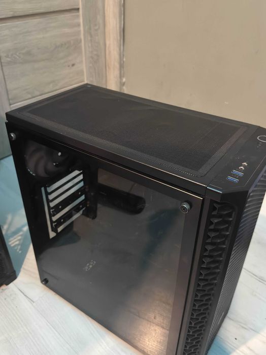 Komputer gamingowy bez karty graficznej i chłodzenia