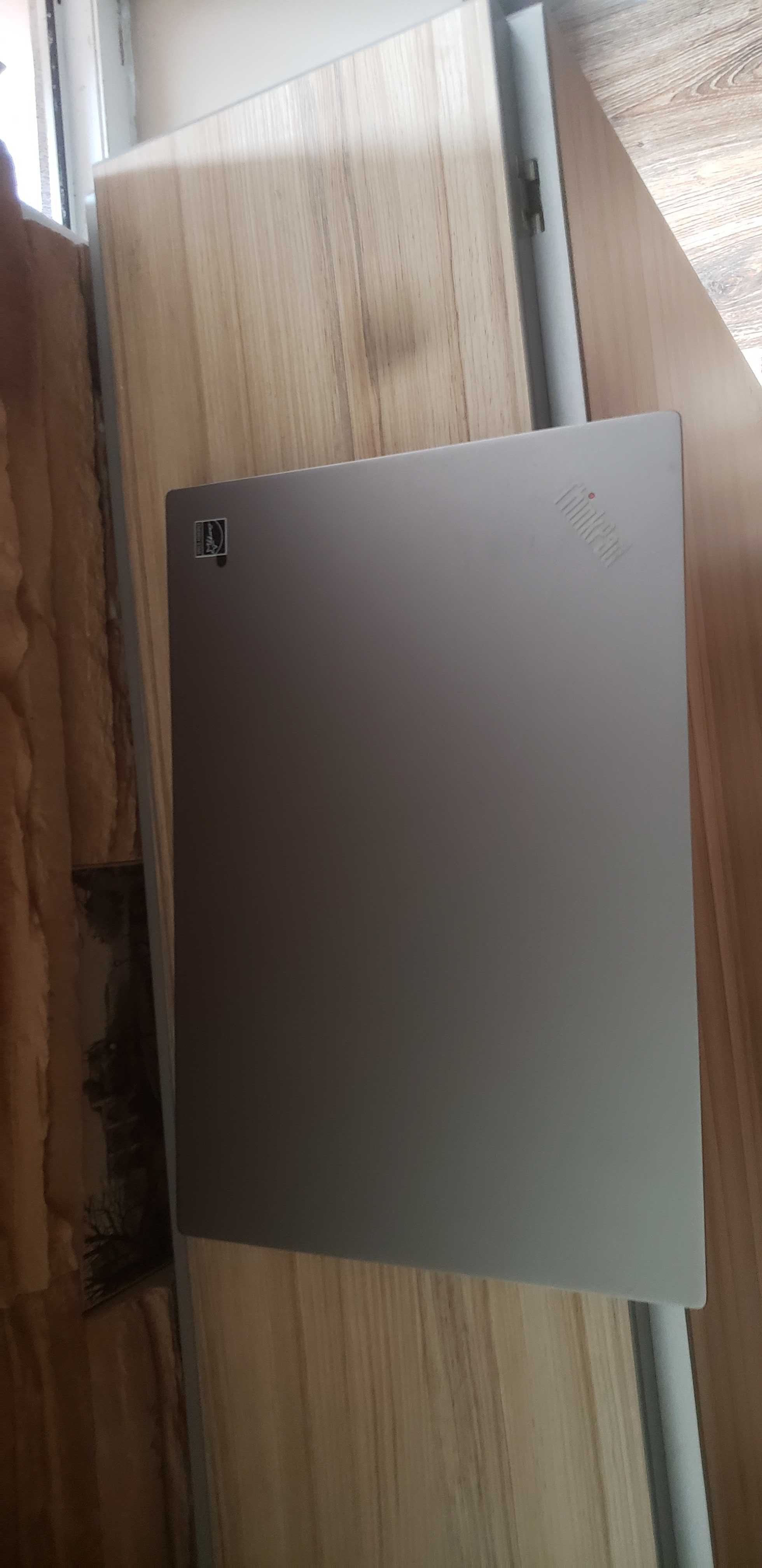 Thinkpad 13 gen2 256gb i5core vPro