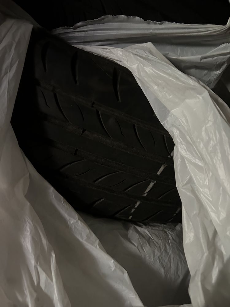 Продам диски з шинами , r15 орегінал