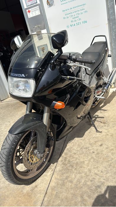 Honda VFR 750f interceptor - classica,potente e impecavel