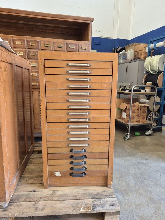 Wloska szafka zecerska komoda typograficzna vintage szuflandia