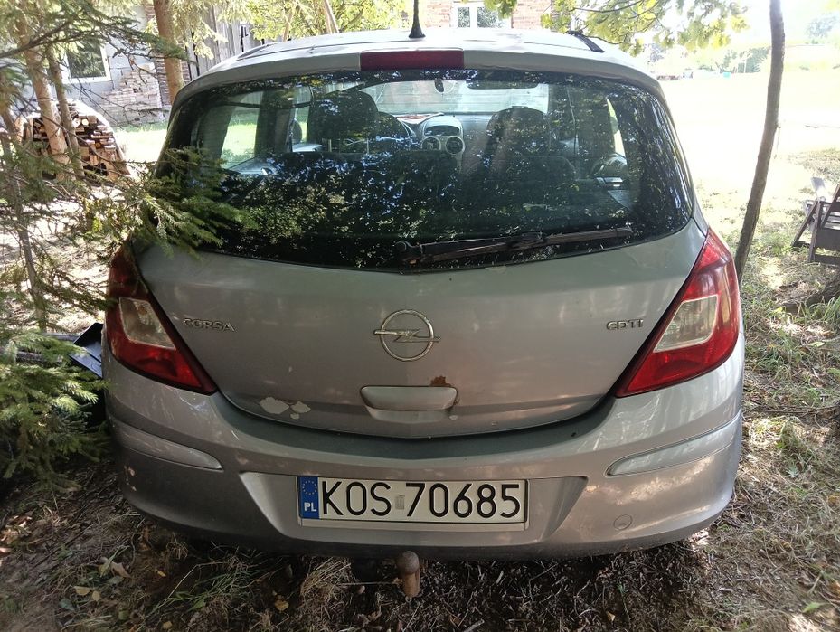 Opel corsa -uszkodzona