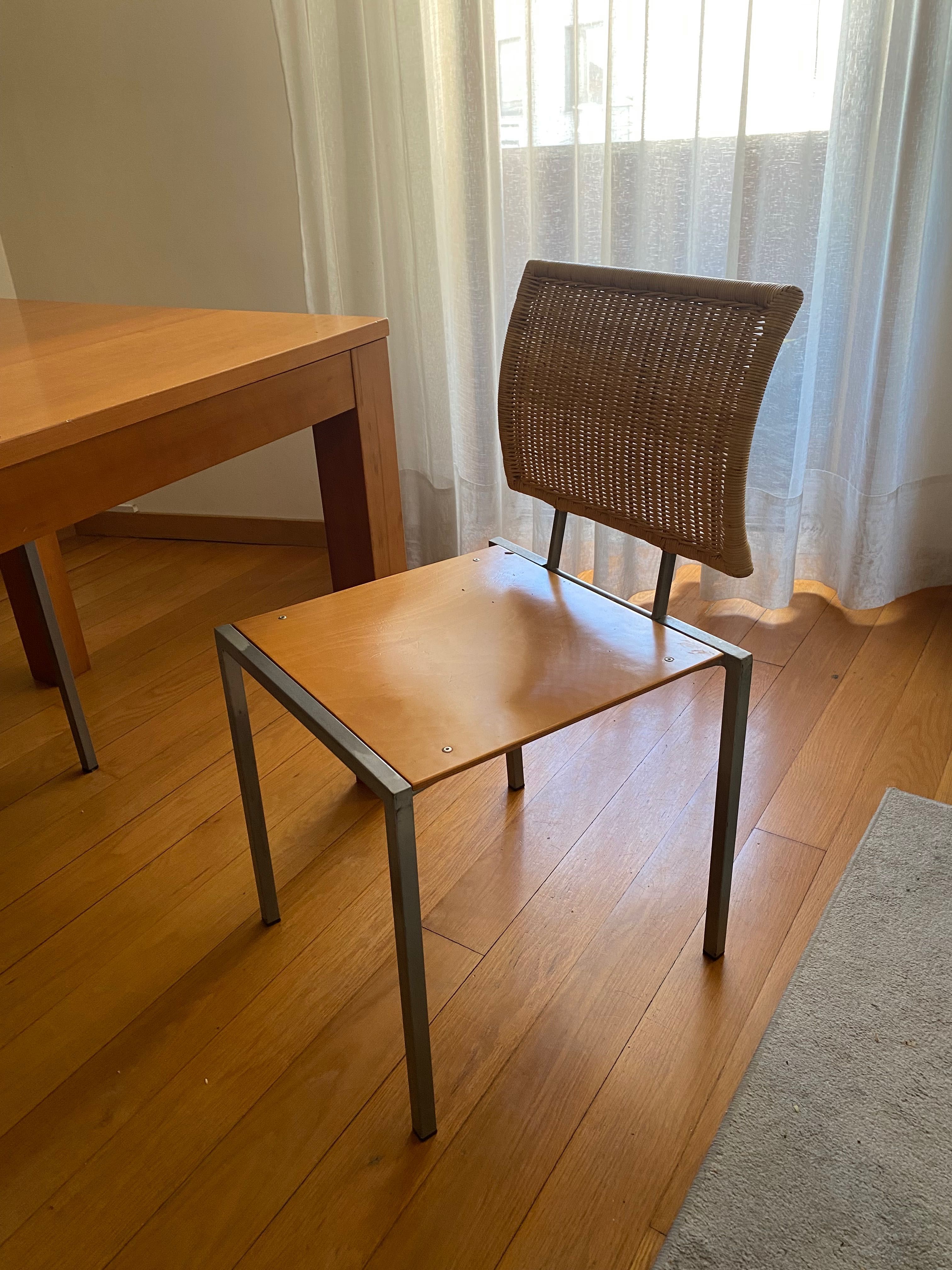 Conjunto Mesa e 4 cadeiras