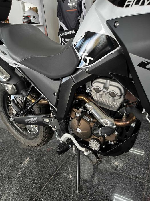 UM DSR Adventure TT "Grand Tourer" 125cc