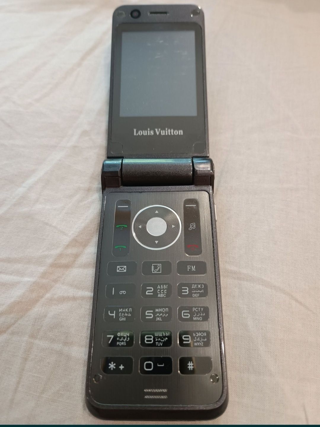 Телефон Louis Vuitton