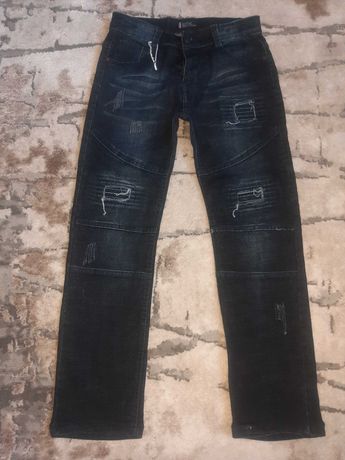 Модные джинсы фирмы Design