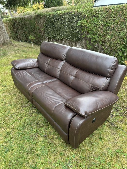 Dwuosobowa brązowa sofa elektryczna bardzo wygodna stan idealny